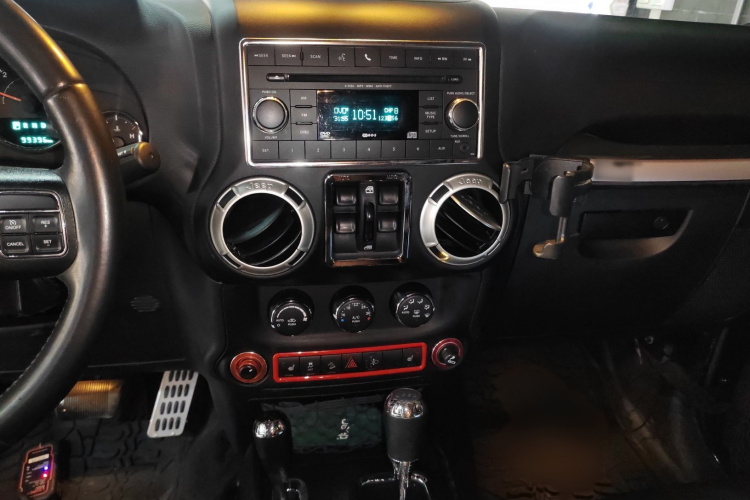 Jeep 牧马人 2015款 3.6L Rubicon 四门舒享版局部细节16