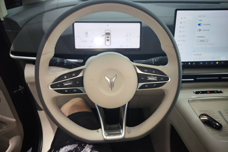 岚图汽车 岚图梦想家 2025款 PHEV 四驱旗舰鲲鹏版局部细节13