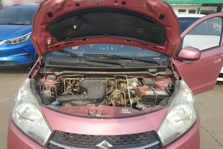 铃木 奥拓 2013款 1.0L 自动豪华型局部细节24