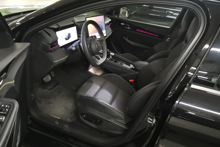 领克03 2025款 2.0TD DCT冠军版Pro中控内饰20