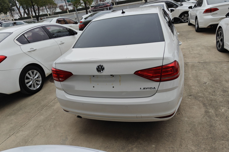 大众 朗逸 2015款 1.6L 手动风尚版车身外观6