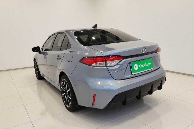 丰田 雷凌 2023款 智能电混双擎 1.8L 运动版车身外观5