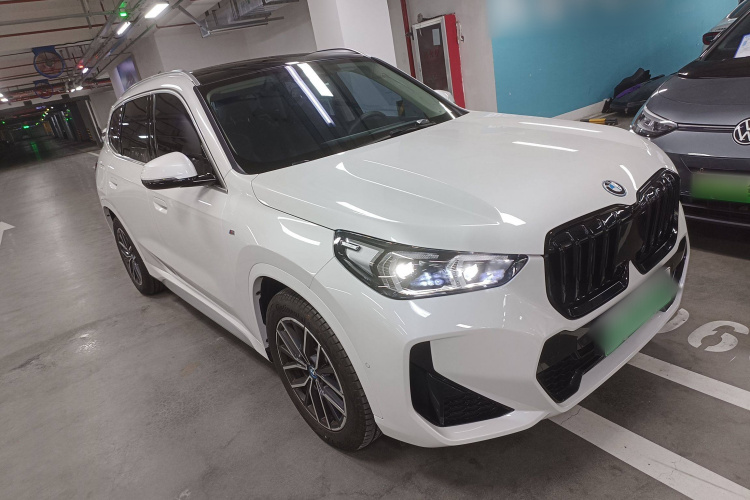 宝马iX1 2023款 eDrive25L M运动套装车身外观3