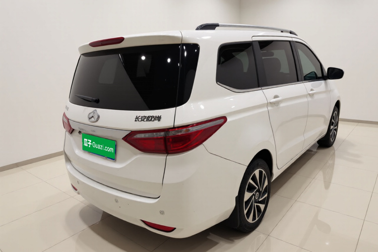 长安凯程 长安欧尚A600 2016款 1.5L 手动豪华型7座车身外观7