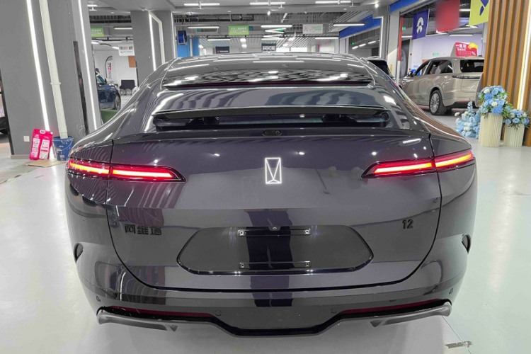 阿维塔12 2025款 Max增程版车身外观6009
