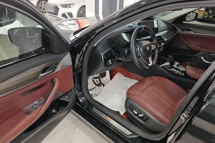 宝马5系 2021款 530Li 领先型 豪华套装中控内饰20
