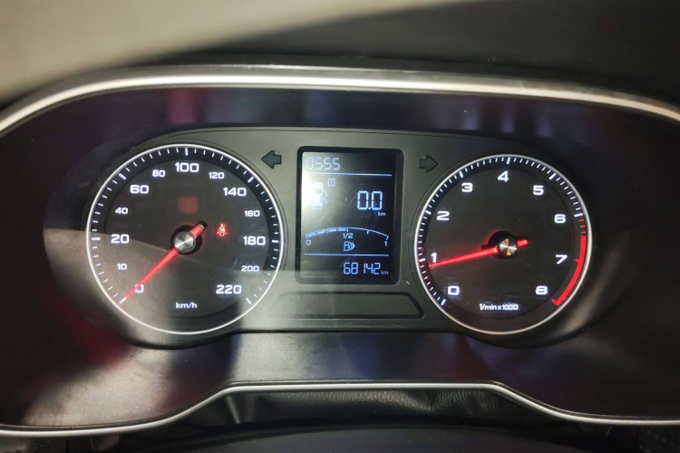 荣威RX3 2020款 1.6L 手动超爽进取版局部细节14