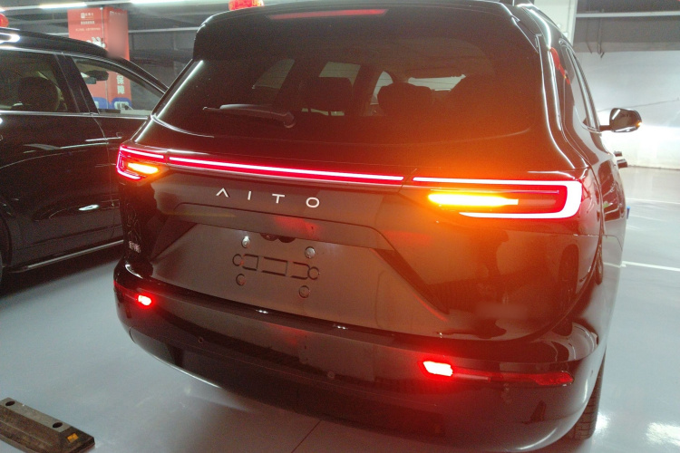 鸿蒙智行 问界M7 2024款 1.5T 智驾后驱Pro版 5座车身外观6004