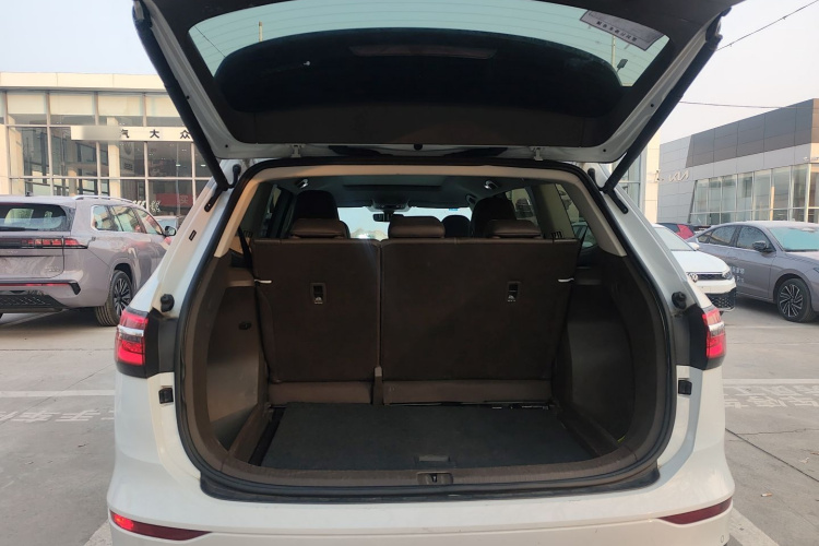 大众 威然 2024款 330TSI 豪华版机舱底盘23