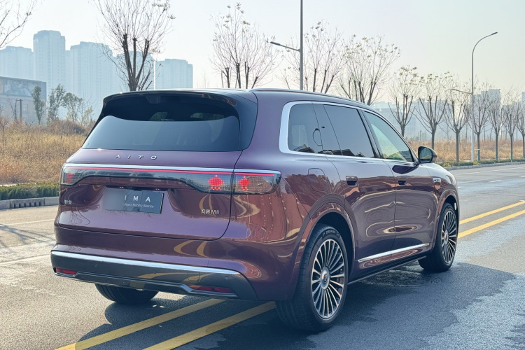 鸿蒙智行 问界M8 2025款 增程 Ultra版 53.4kWh 5座版车身外观6006