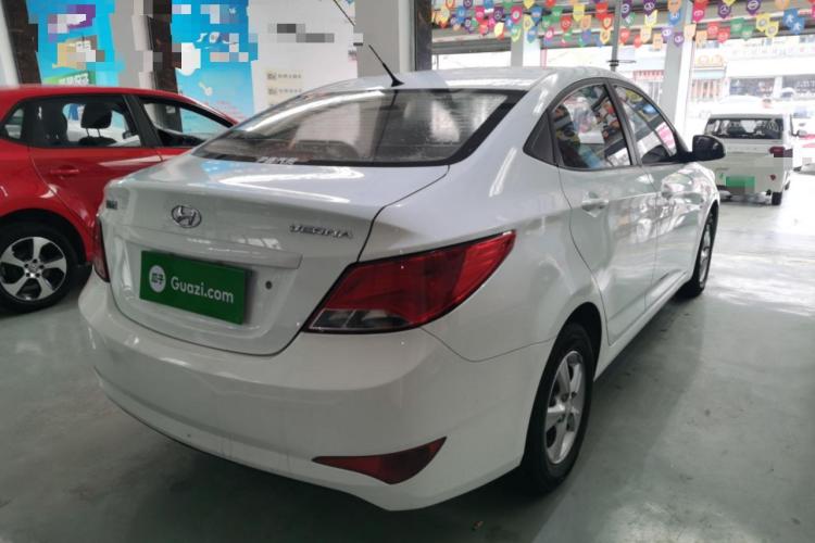 现代 瑞纳 2014款 1.4L 自动智能型GLS车身外观7