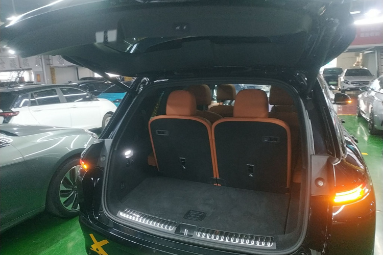 理想汽车 理想L8 2023款 Max机舱底盘23