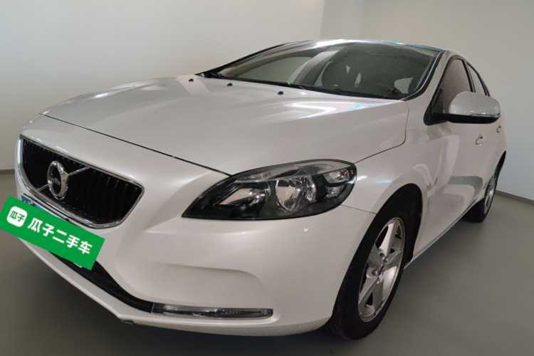 沃尔沃V40 2017款 T3 智逸版车身外观1