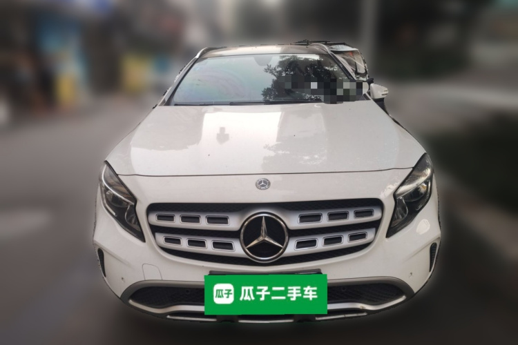 奔驰GLA 2017款 GLA 200 动感型车身外观2