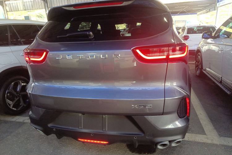 捷途X70 2023款 1.5T DCT梦想版 5座车身外观6