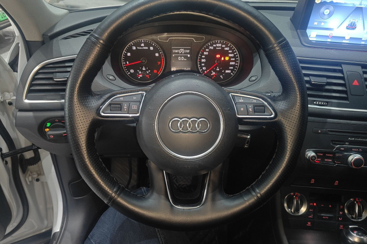 奥迪Q3 2015款 30 TFSI 进取型中控内饰13