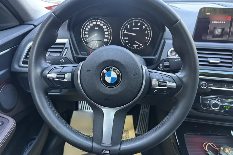 宝马1系 2020款 120i M运动套装局部细节13