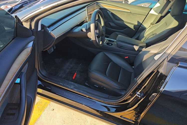 特斯拉 Model 3 2021款 标准续航后驱升级版中控内饰7003