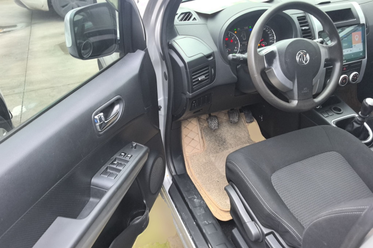 东风风度MX6 2015款 2.0L 手动两驱领航版中控内饰20