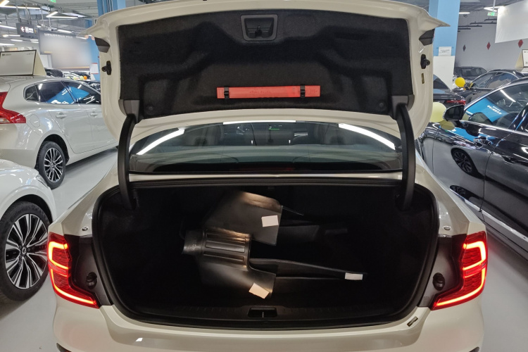 沃尔沃S60 2024款 B4 智远豪华版机舱底盘23