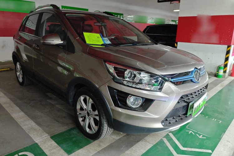 北汽新能源EX 2018款 EX360 新尚版车身外观3