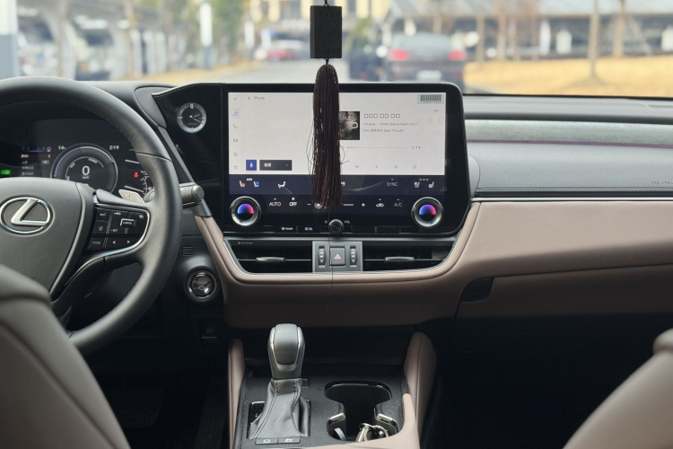 雷克萨斯ES 2025款 300h 臻享版中控内饰7010