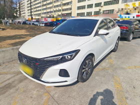 长安 逸动 2021款 PLUS 蓝鲸NE 1.4T GDI DCT尊贵型