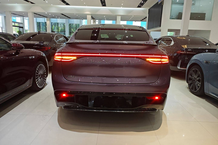 鸿蒙智行 智界R7 2024款 纯电 736km UItra车身外观6