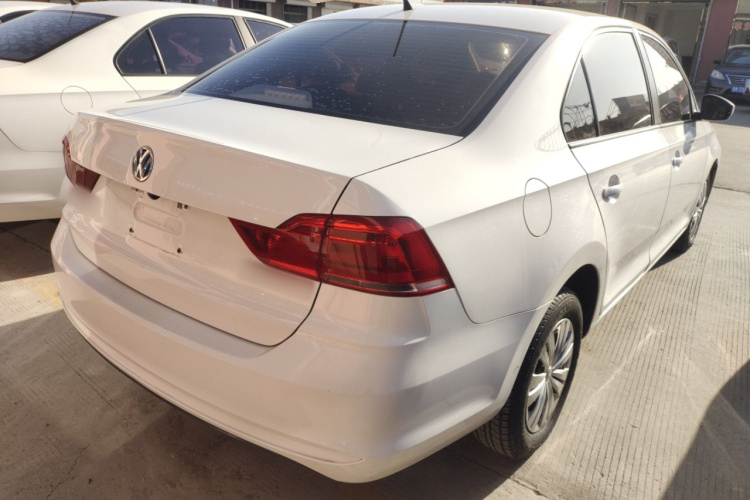 大众 桑塔纳 2016款 1.4L 手动风尚版车身外观7