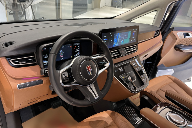 红旗HQ9 2023款 2.0T 智联旗领版中控内饰7005