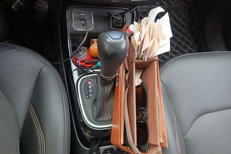 Jeep 指南者 2020款 220T 自动精英版局部细节18