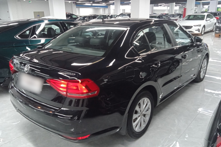 大众 朗逸 2017款 1.6L 自动舒适版车身外观7