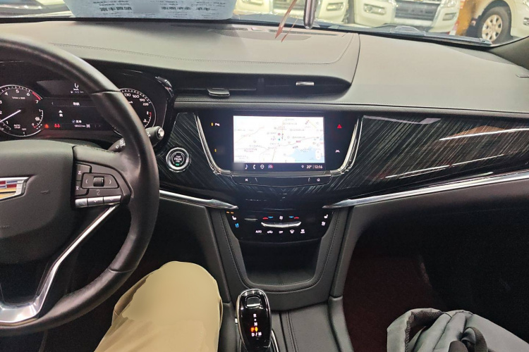 凯迪拉克XT6 2022款 2.0T 六座四驱豪华型标准版中控内饰12