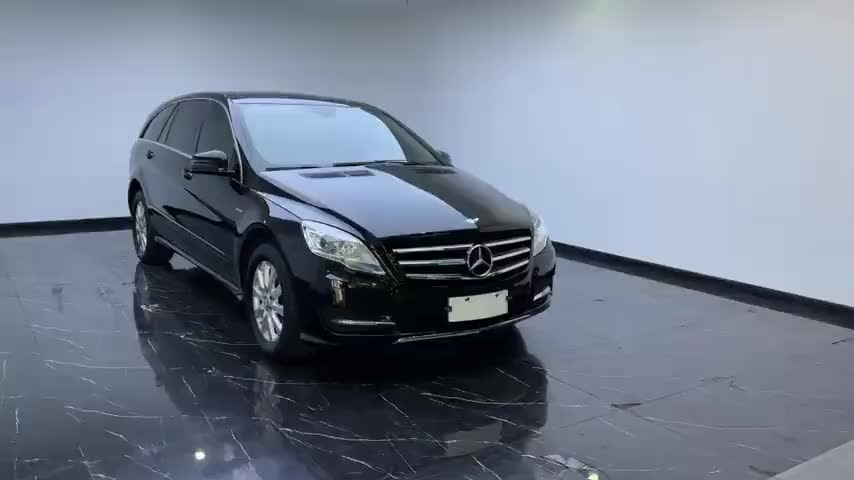 奔驰R级 2017款 R 320 4MATIC 商务型臻藏版实拍1