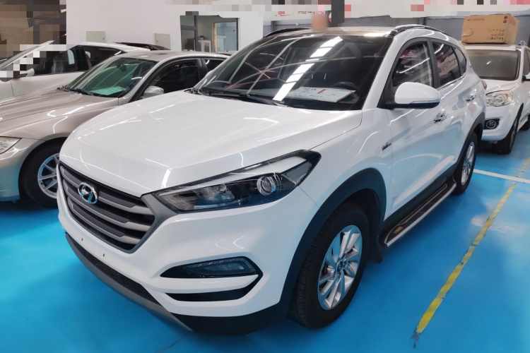 现代 途胜 2018款 1.6T 双离合两驱15周年特别版车身外观1