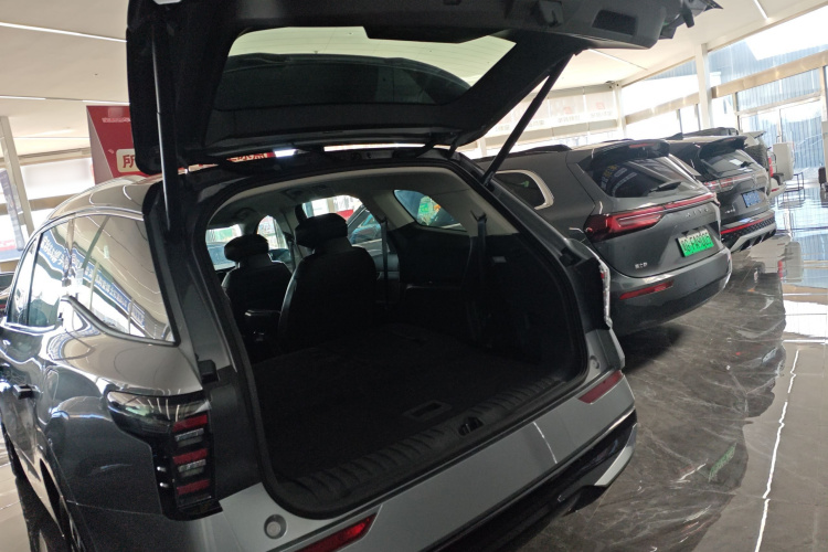 福特 2025款 锐界L 2.0T EcoBoost E混动四驱七座至尊型机舱底盘23