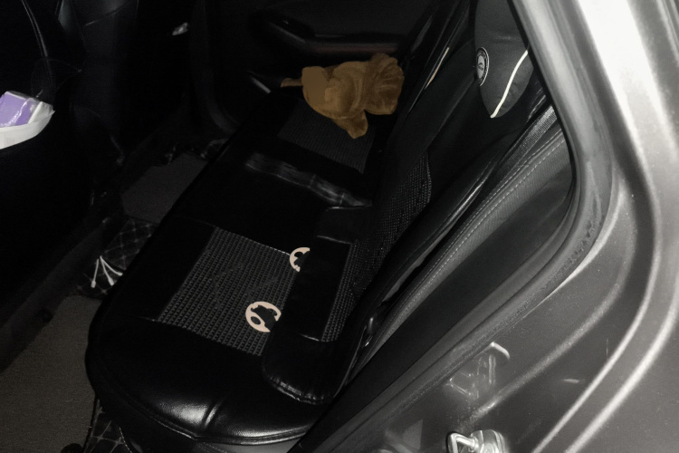 长安 逸动 2020款 PLUS 1.6L GDI 自动豪华型中控内饰21