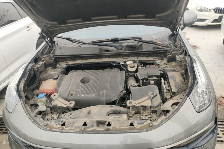 领克01 2021款 2.0TD 两驱型Pro机舱底盘24