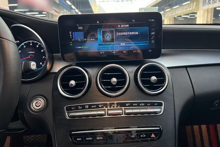 奔驰C级 2019款 C 260 L 运动版中控内饰7005