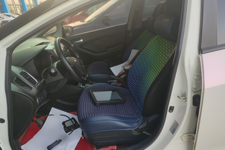 起亚K3 2016款 1.6L 自动GL中控内饰19