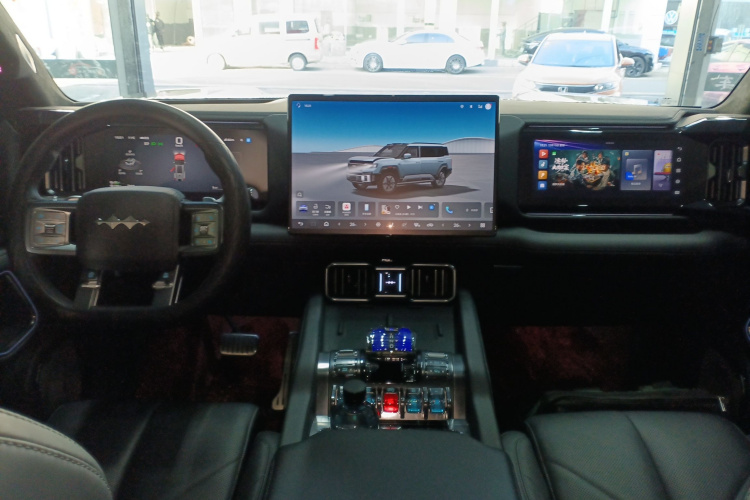 方程豹 豹8 2025款 智勇旗舰版 6座中控内饰7002