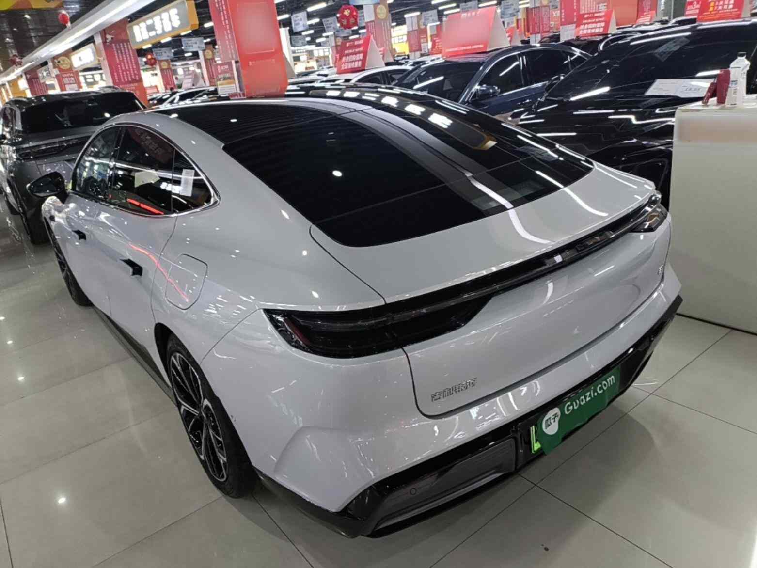 吉利银河 银河E8 2025款 700km 远航智驾版(3)
