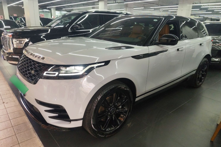 路虎 揽胜星脉 2023款 250PS 熠黑珍藏版车身外观4