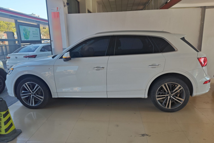 奥迪Q5L 2020款 改款 40 TFSI 荣享时尚型车身外观4