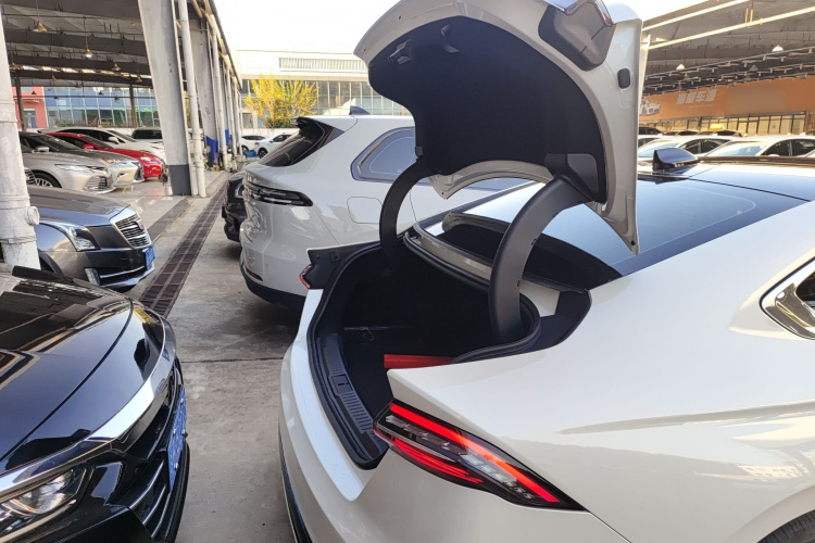 林肯Z 2025款 2.0T 尊尚版机舱底盘23