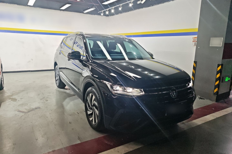 大众 途观L 2024款 300TSI 自动两驱智享版车身外观3