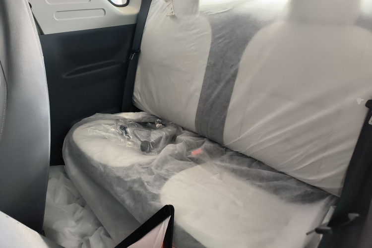 吉利银河 2025款 210km 熊猫卡丁中控内饰7004