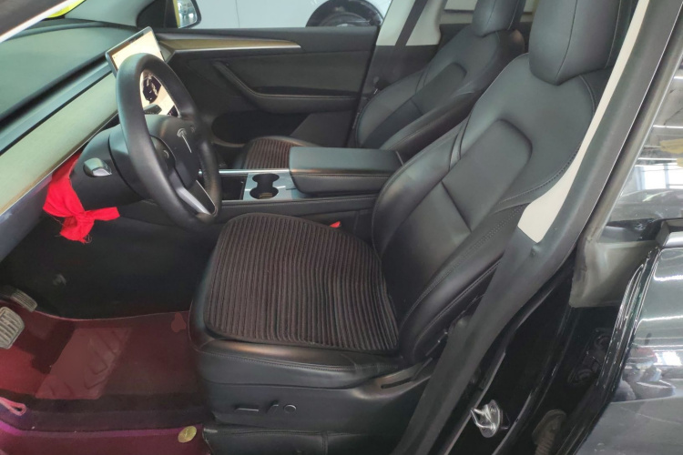 特斯拉 Model Y 2022款 后轮驱动版中控内饰19