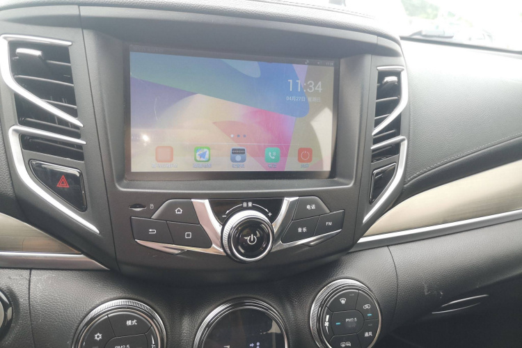 比亚迪 宋 2018款 1.5TID 自动智联尊贵型局部细节16