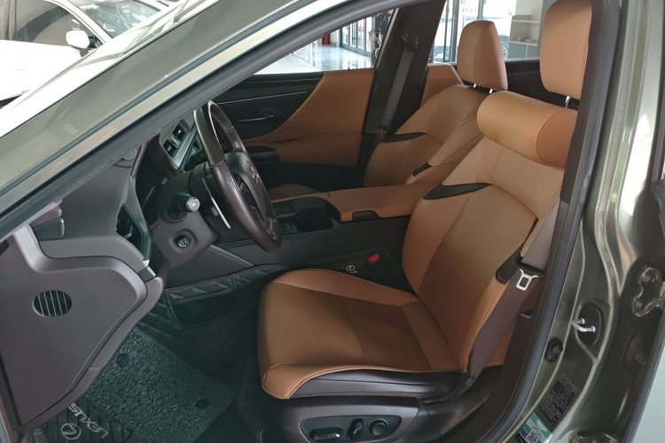 雷克萨斯ES 2020款 200 卓越版局部细节19